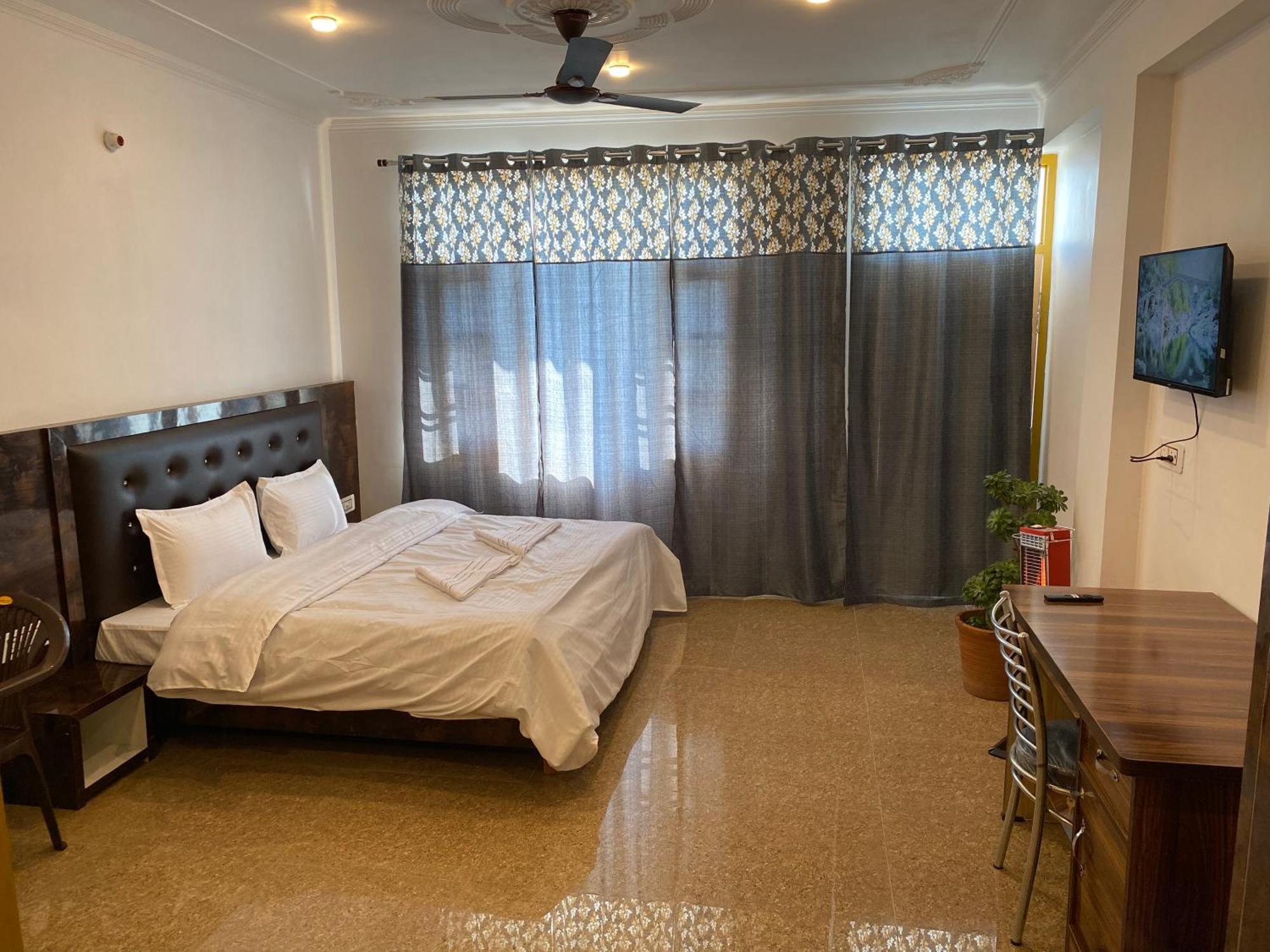 Redeem Cafe & Homestay McLeod Ganj Exterior photo